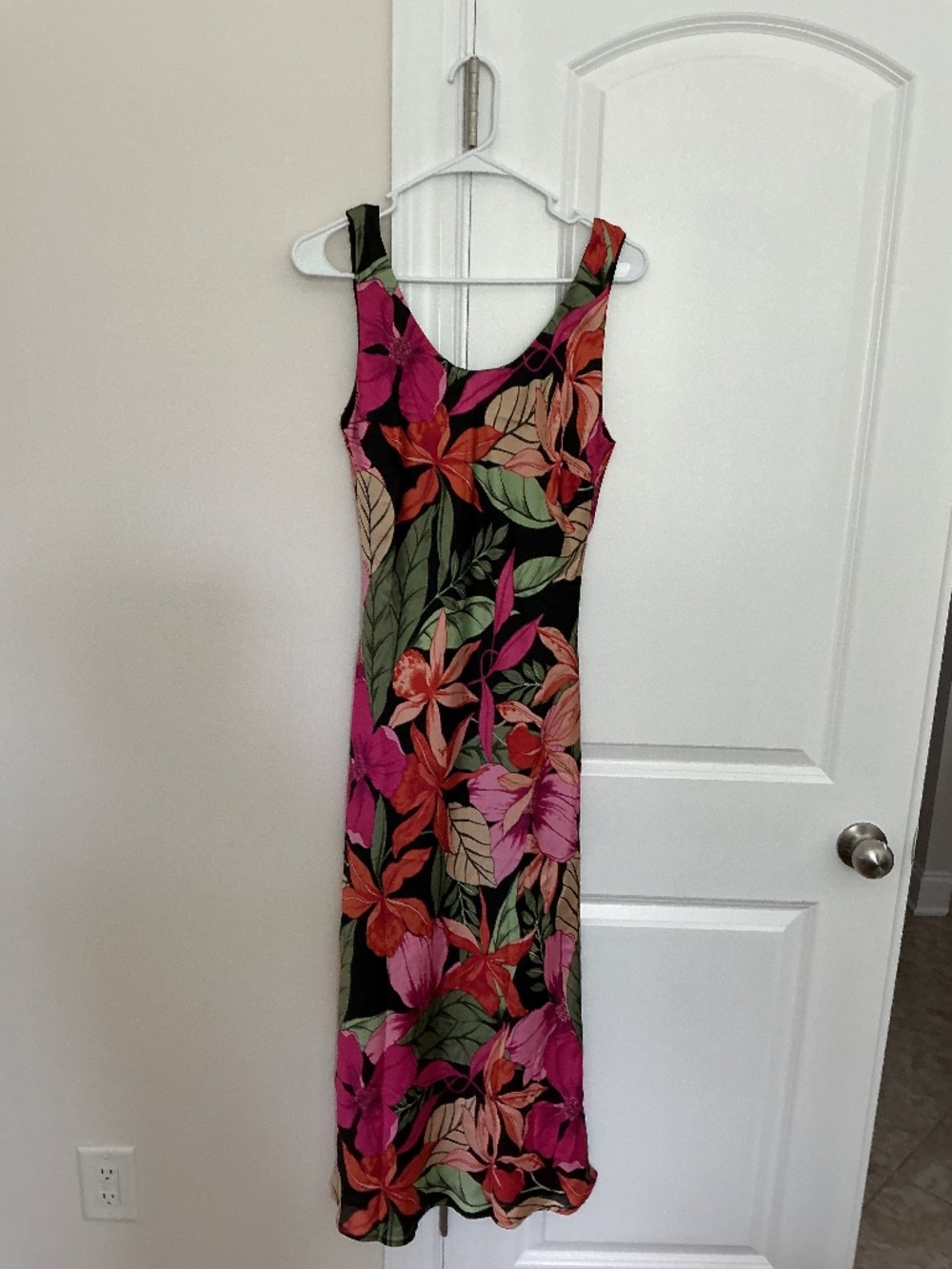 Gilli Floral Dress Pink/Orange Women’s Size Medium Sleeveless Dress NWT